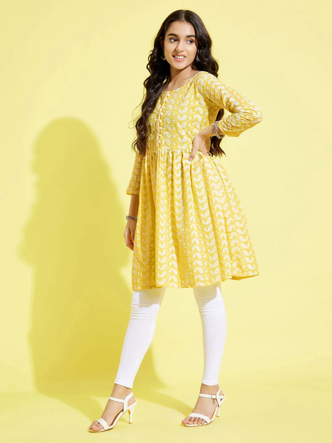 VASTRAMAY Girls Mustard Pure Cotton Chikankari kurta With Leggings Set